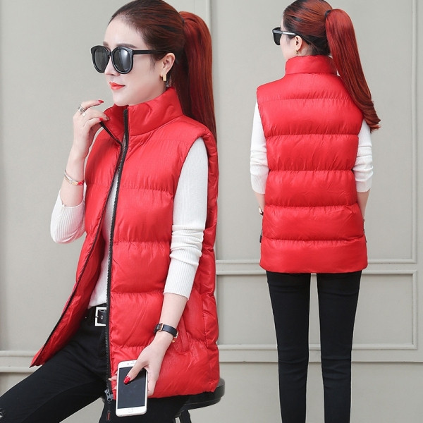 Γυναικείο κοντό γιλέκο με ψηλό γιακά και τσέπες