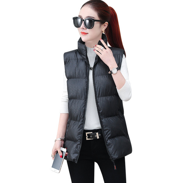 Γυναικείο κοντό γιλέκο με ψηλό γιακά και τσέπες