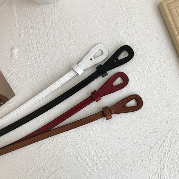 Moodne naiste nahast vöö sobib särkidele