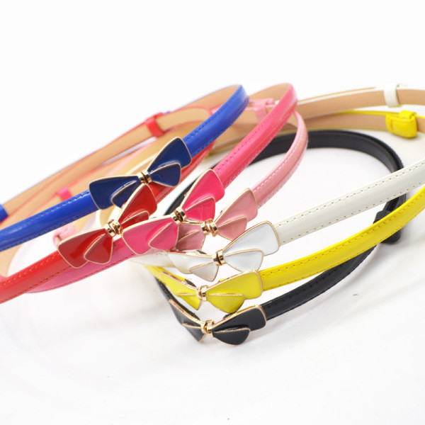 Γυναικεία ζώνη με αγκράφα σε σχήμα κορδέλας