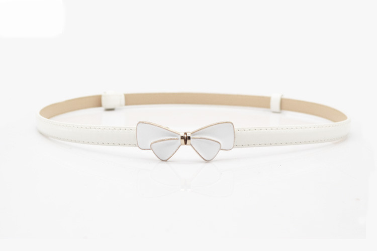 Γυναικεία ζώνη με αγκράφα σε σχήμα κορδέλας