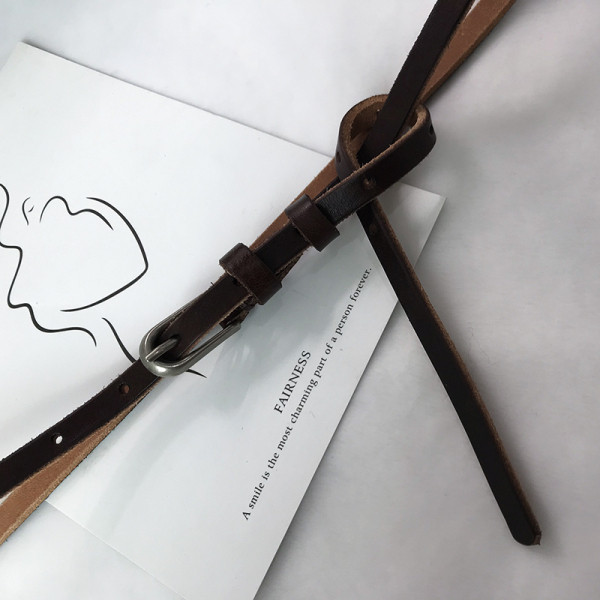 Moodne naiste kunstnahast vöö - retro stiilis