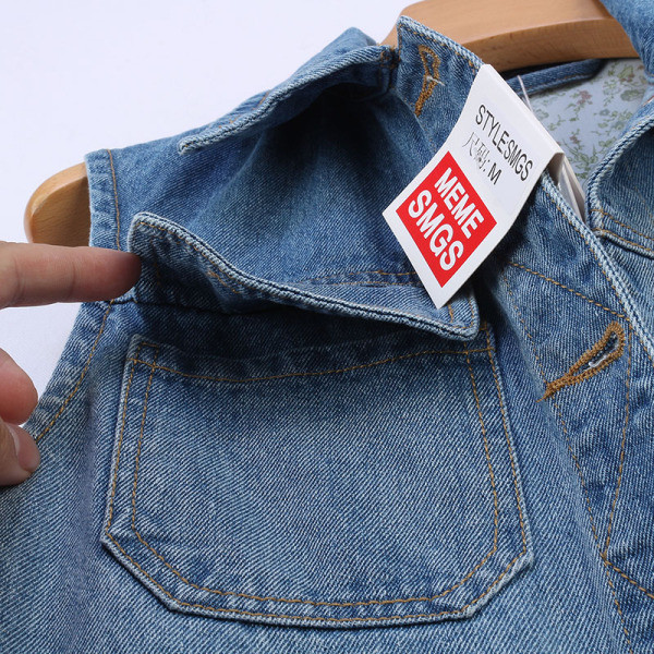 Vabaaja naiste lühike teksavest taskute ja klassikalise kraega