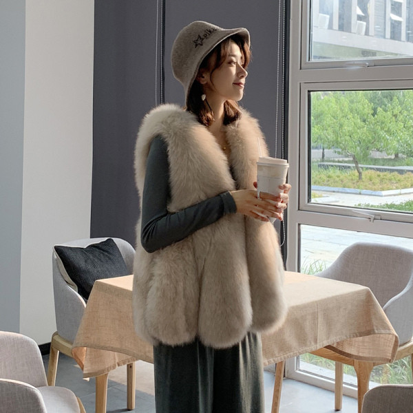 Vesta de dama model NOU cu par Model Slim