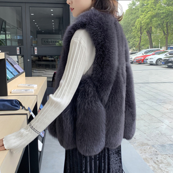 Vesta de dama model NOU cu par Model Slim