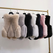 Stílusos női rövid hajmellény