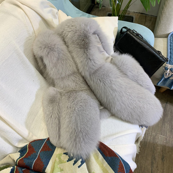 Stílusos női rövid hajmellény