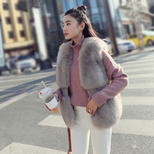 Κομψό γυναικείο κοντό γιλέκο 