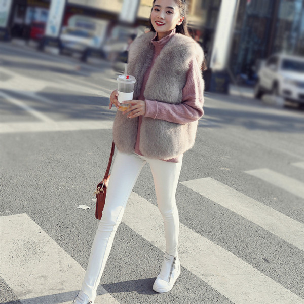 Κομψό γυναικείο κοντό γιλέκο 