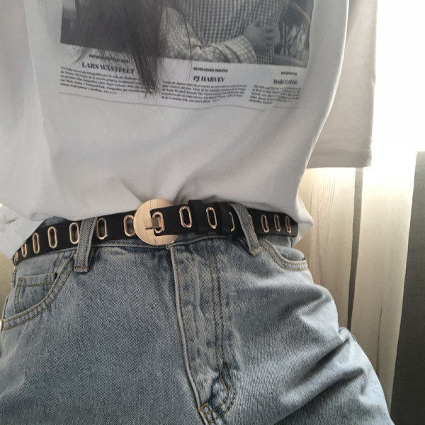 Sieviešu moderna josta ar metāla elementiem