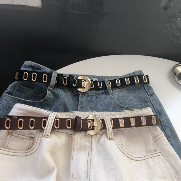 Sieviešu moderna josta ar metāla elementiem