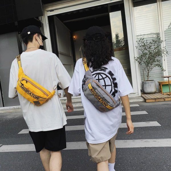 Kasdienis vyriškas krepšys su užrašu ir tekstiline rankena