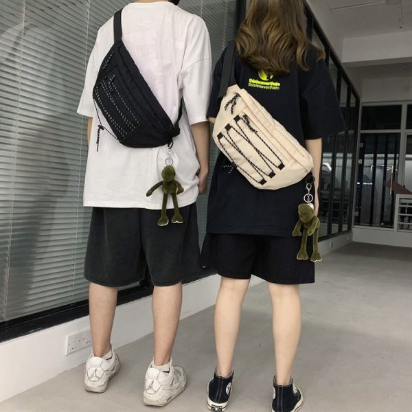 Καθημερινή ανδρική τσάντα πάνω από τον ώμο και φερμουάρ