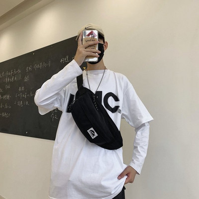 Alkalmi férfi válltáska cipzárral és textil fogantyúval