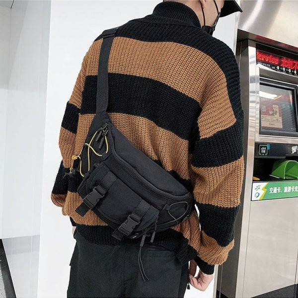 Ανδρική υφασμάτινη τσάντα με μακριά λαβή και τσέπες