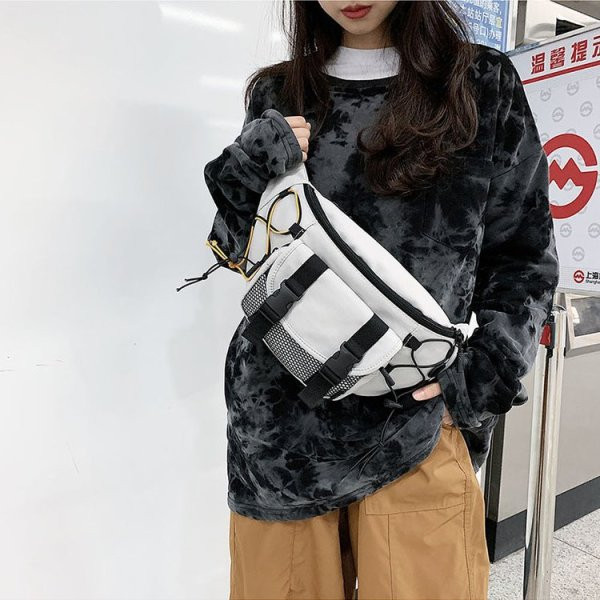 Ανδρική υφασμάτινη τσάντα με μακριά λαβή και τσέπες