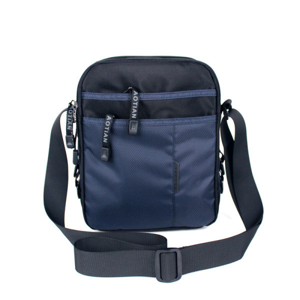 Ανδρική τσάντα με μακρά υφασμάτινη λαβή