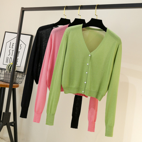 Moderna sieviešu veste ar špica kakla izgriezumu un nagiem