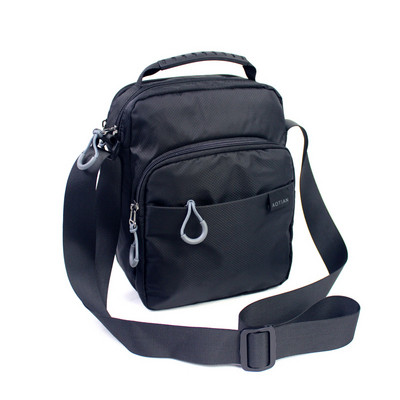 Vīriešu ikdienas soma ar rāvējslēdzēju un diviem rokturiem