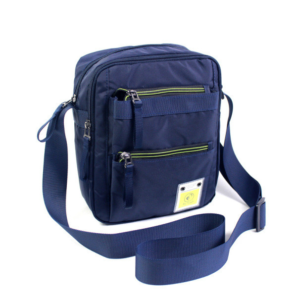 Tõmbluku ja pika sangaga igapäevane meeste kott