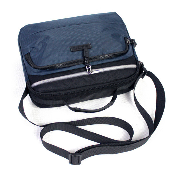 Ανδρική τσάντα casual με φερμουάρ και μακριά λαβή