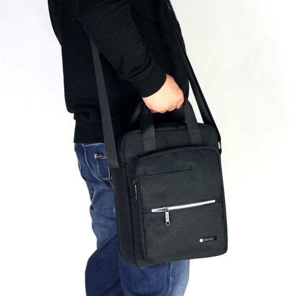 Meestele sobiv kahe sangaga meestekott