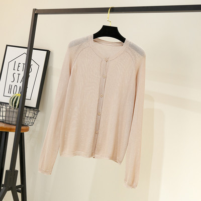 Uue mudeli naiste kampsun ovaalse dekoltee ja nööpidega