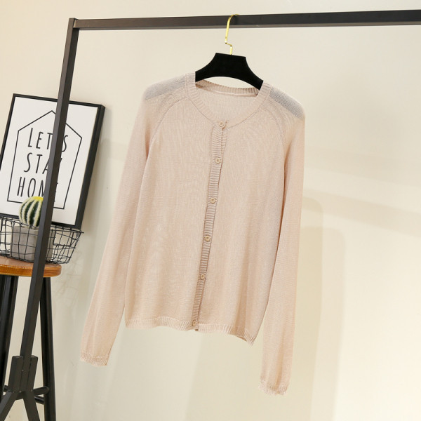 Uue mudeli naiste kampsun ovaalse dekoltee ja nööpidega