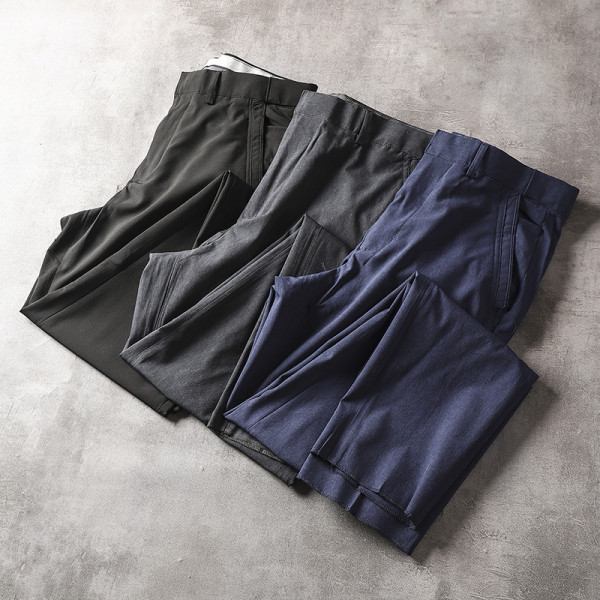 Μοντέρνο ανδρικό παντελόνι με τσέπες