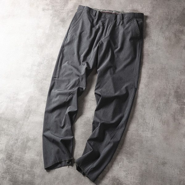 Μοντέρνο ανδρικό παντελόνι με τσέπες