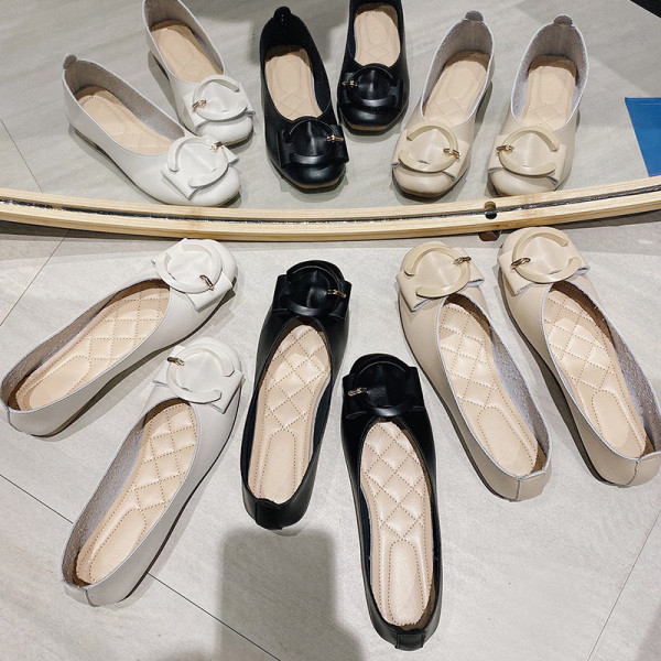 Naiste vabaajajalatsid kunstnahast pandlaga kolmes värvitoonis