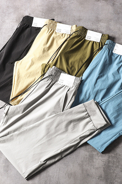 Gyorsan száradó férfi alkalmi nadrág gumival