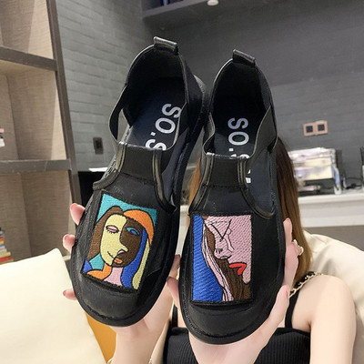 Νέο μοντέλο γυναικεία παπούτσια με χρωματιστό  απλικέ