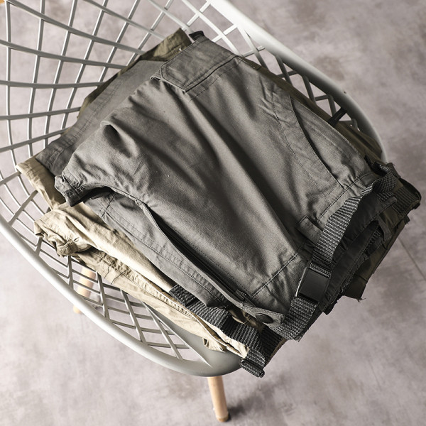 Vīriešu modernas bikses ar kabatām un jostu