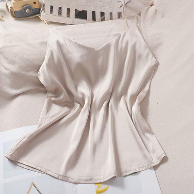 Lihtne õhukeste rihmadega naiste topp
