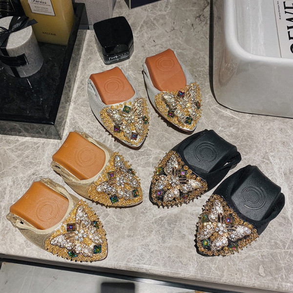 Női alkalmi cipő új modell kövekkel és lapos talppal