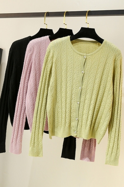 Moderna sieviešu veste ar apaļu kakla izgriezumu