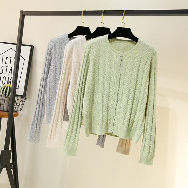 Moderna sieviešu veste ar apaļu kakla izgriezumu