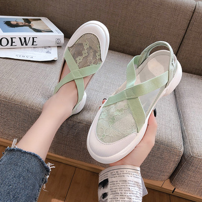 Jauni sieviešu ikdienas apavi baltā un zaļā krāsā