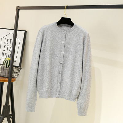 Ikdienas sieviešu veste - ar apaļu kakla izgriezumu un garām piedurknēm