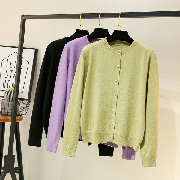 Ikdienas sieviešu veste - ar apaļu kakla izgriezumu un garām piedurknēm