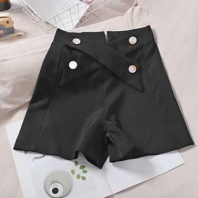 Női rövidnadrág magas derékkal és gombokkal