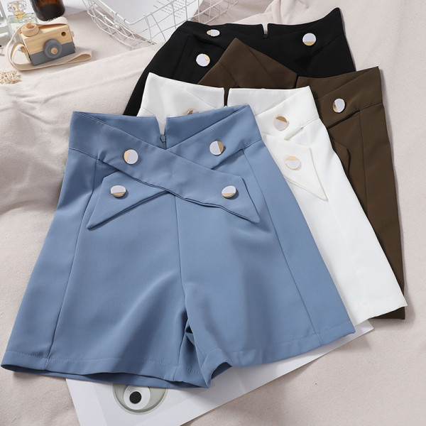 Női rövidnadrág magas derékkal és gombokkal