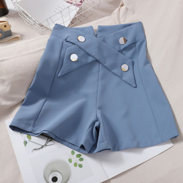Női rövidnadrág magas derékkal és gombokkal