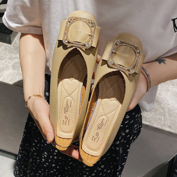 Kivide ja pandlaga naiste vabaajajalatsid