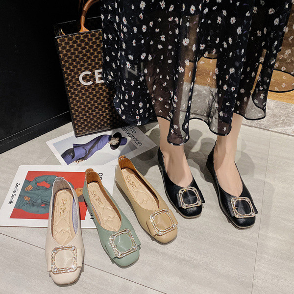 Kivide ja pandlaga naiste vabaajajalatsid