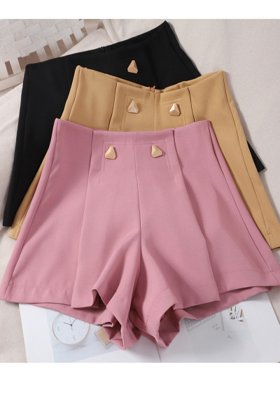 Stílusos női rövidnadrág fém elemmel