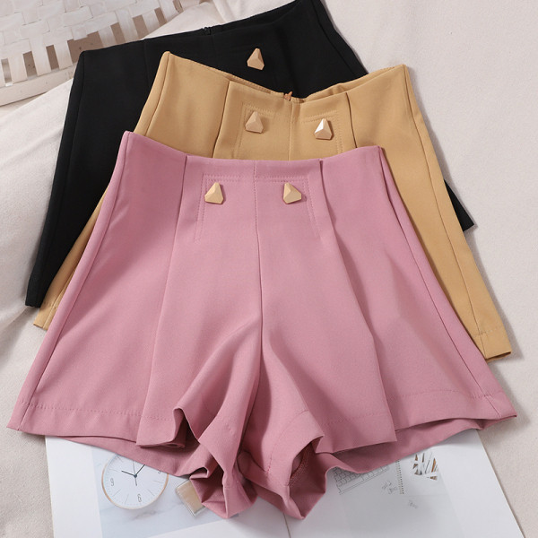 Stílusos női rövidnadrág fém elemmel