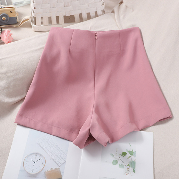 Stílusos női rövidnadrág fém elemmel