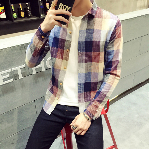 Moodne klassikalise krae ja nööpidega meeste särk